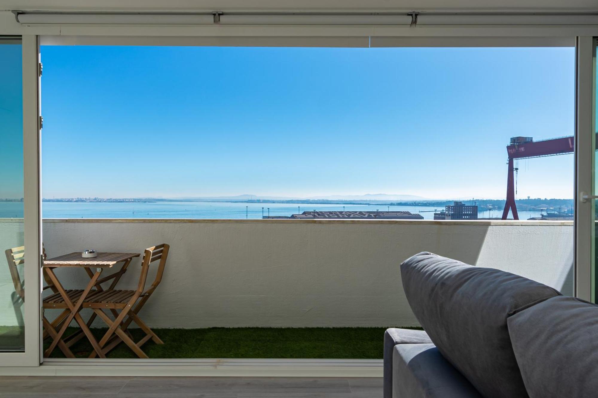 Cacilhas Riverview! Almada Exterior photo